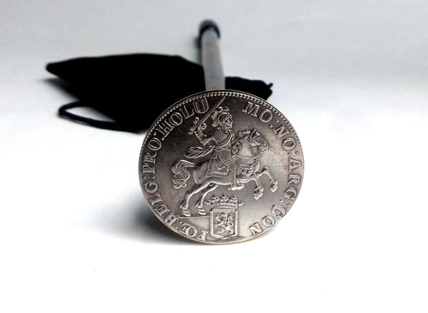 BLACK KNIGHT - MEDIEVAL KNIGHT COIN SHOOTER